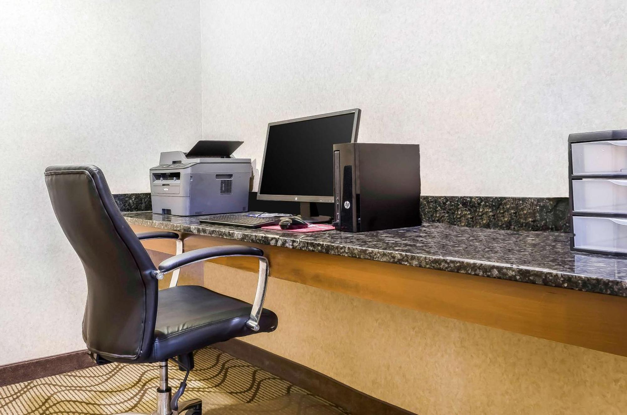 Quality Inn Растон Екстер'єр фото